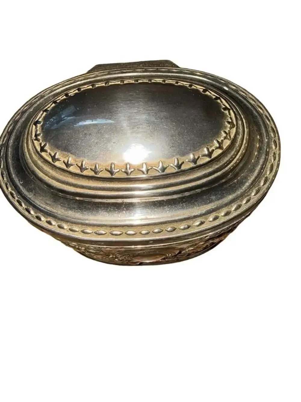 Unknown oval jewelry